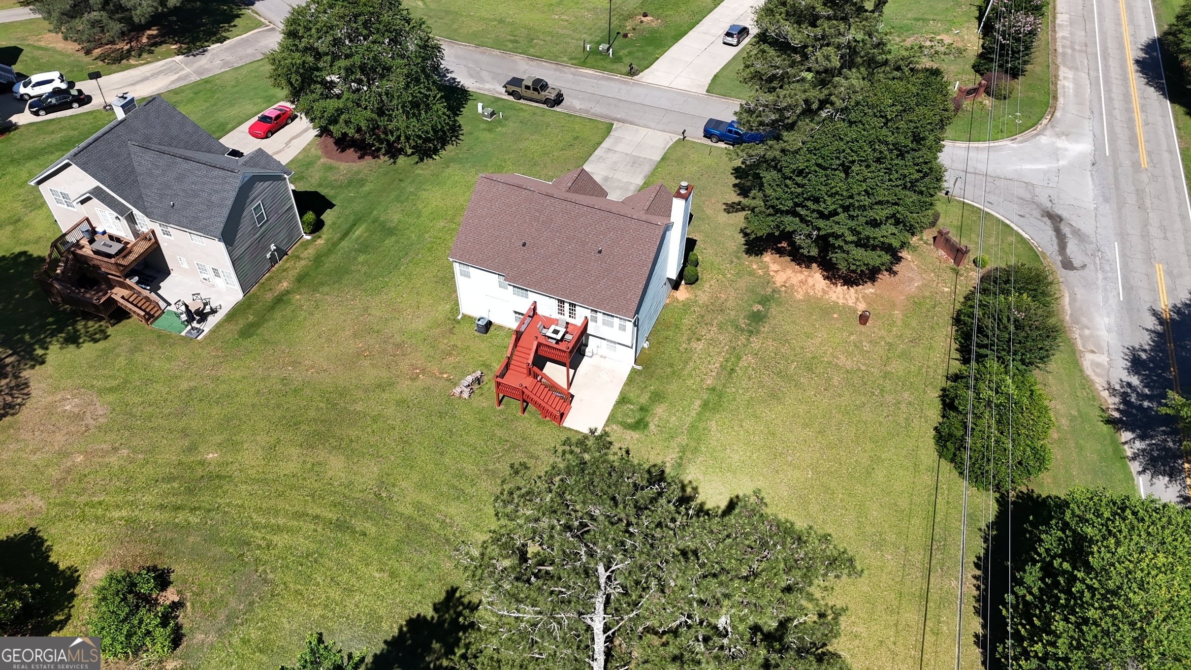 100 Hawthorn Drive Property Photo 4