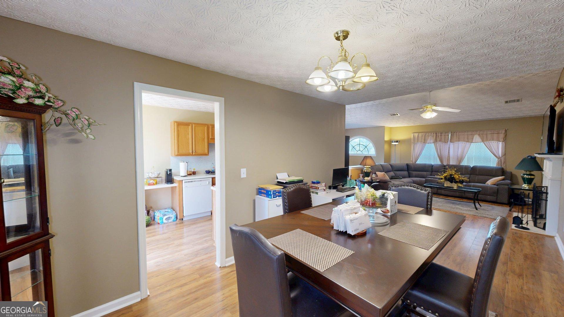 100 Hawthorn Drive Property Photo 11
