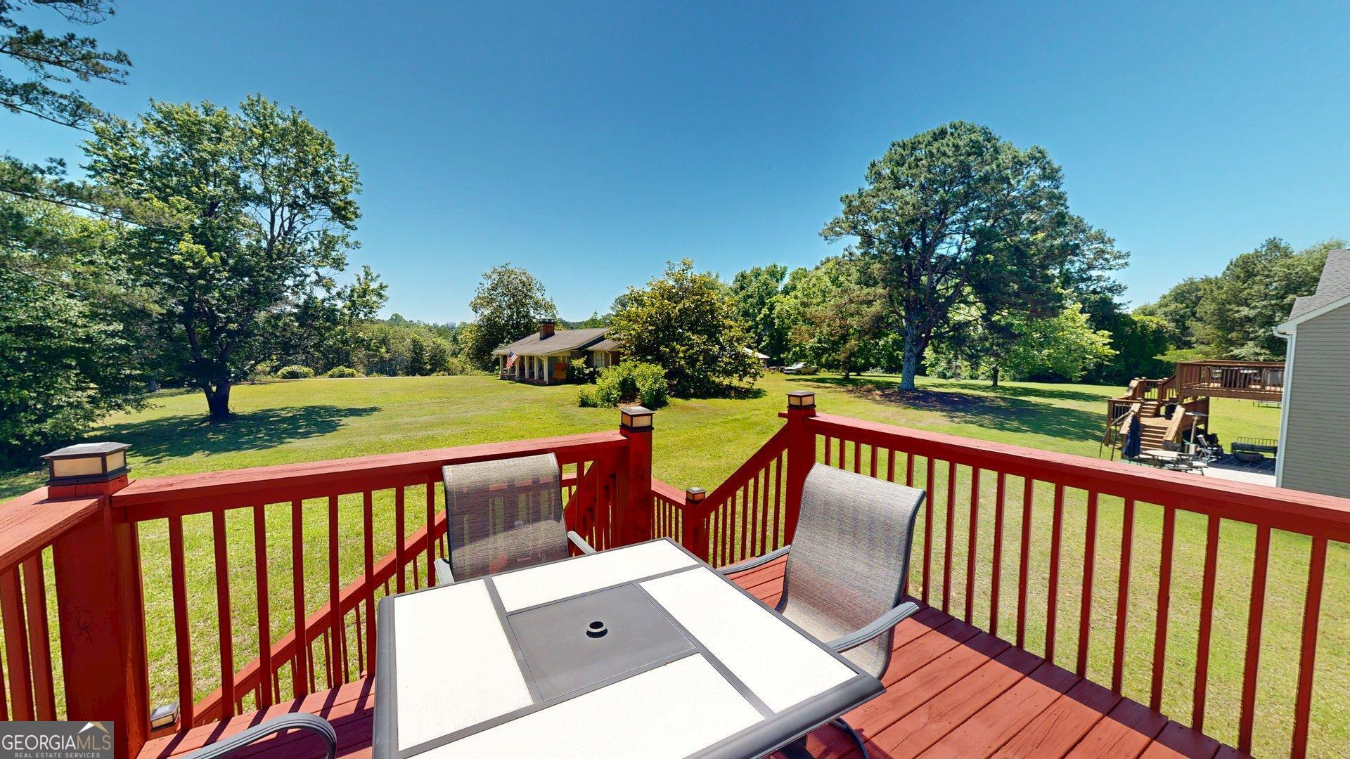 100 Hawthorn Drive Property Photo 15