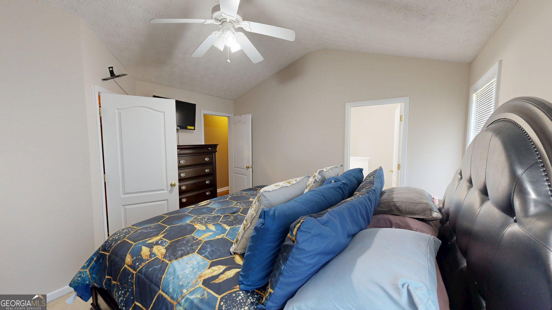 100 Hawthorn Drive Property Photo 18