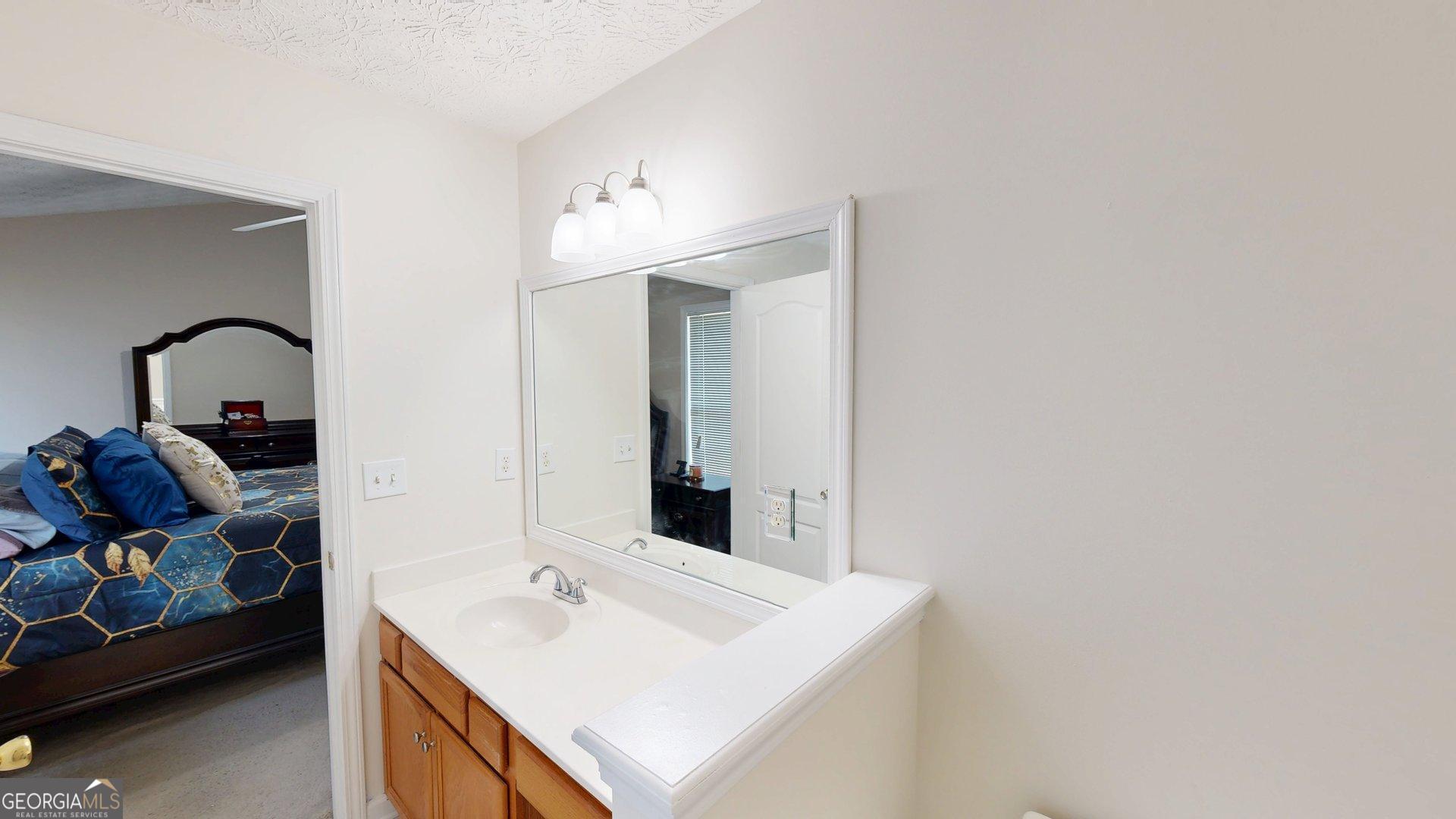 100 Hawthorn Drive Property Photo 19