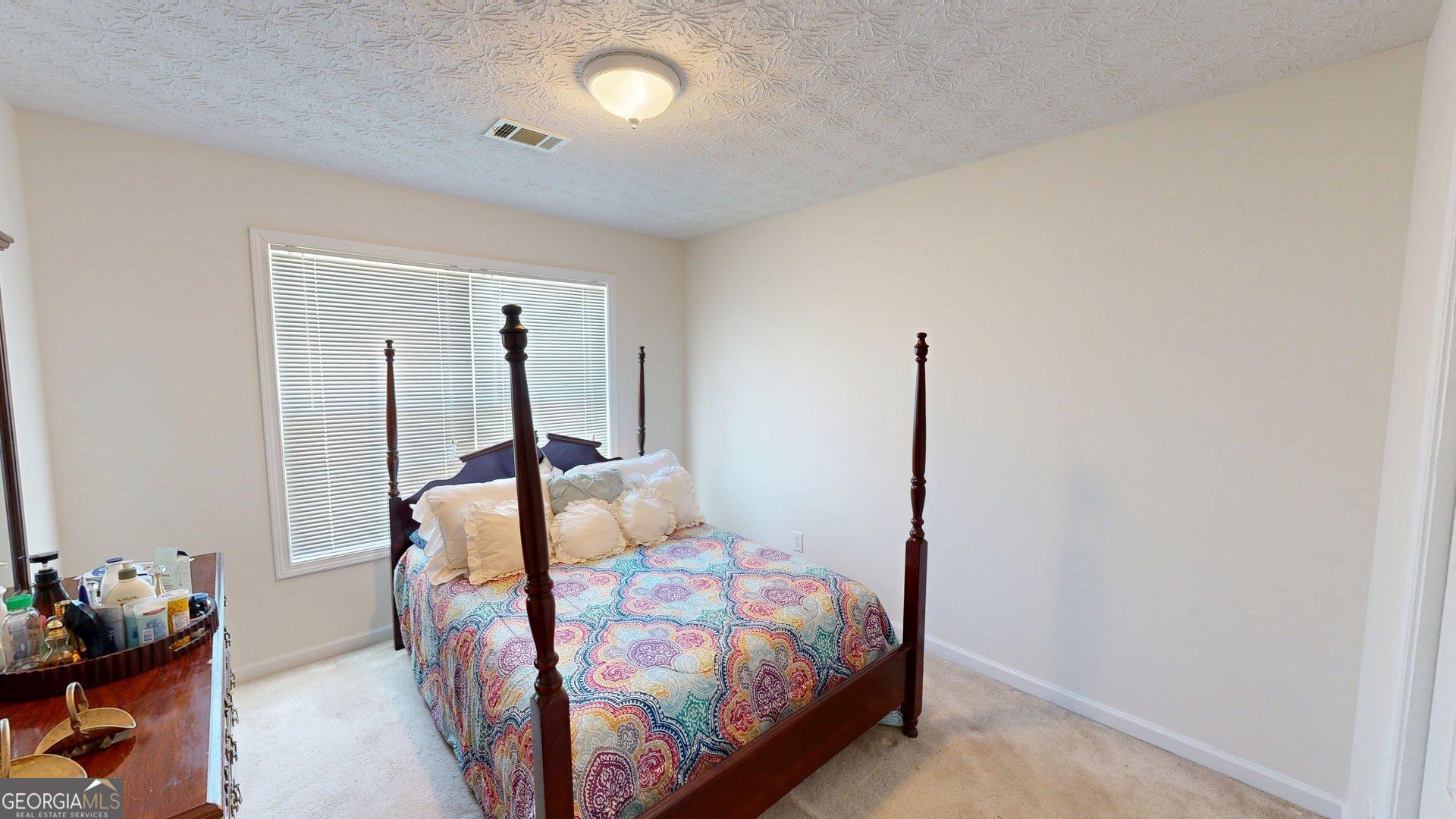 100 Hawthorn Drive Property Photo 23