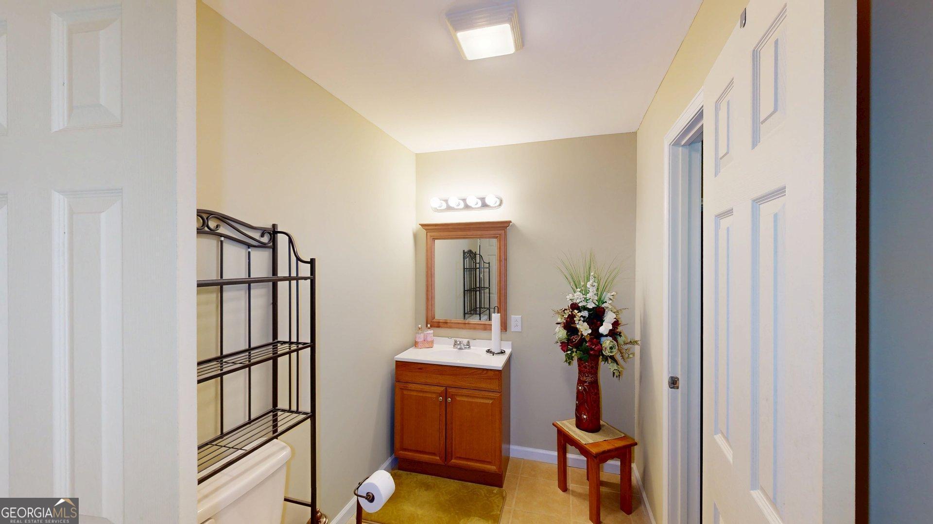 100 Hawthorn Drive Property Photo 34