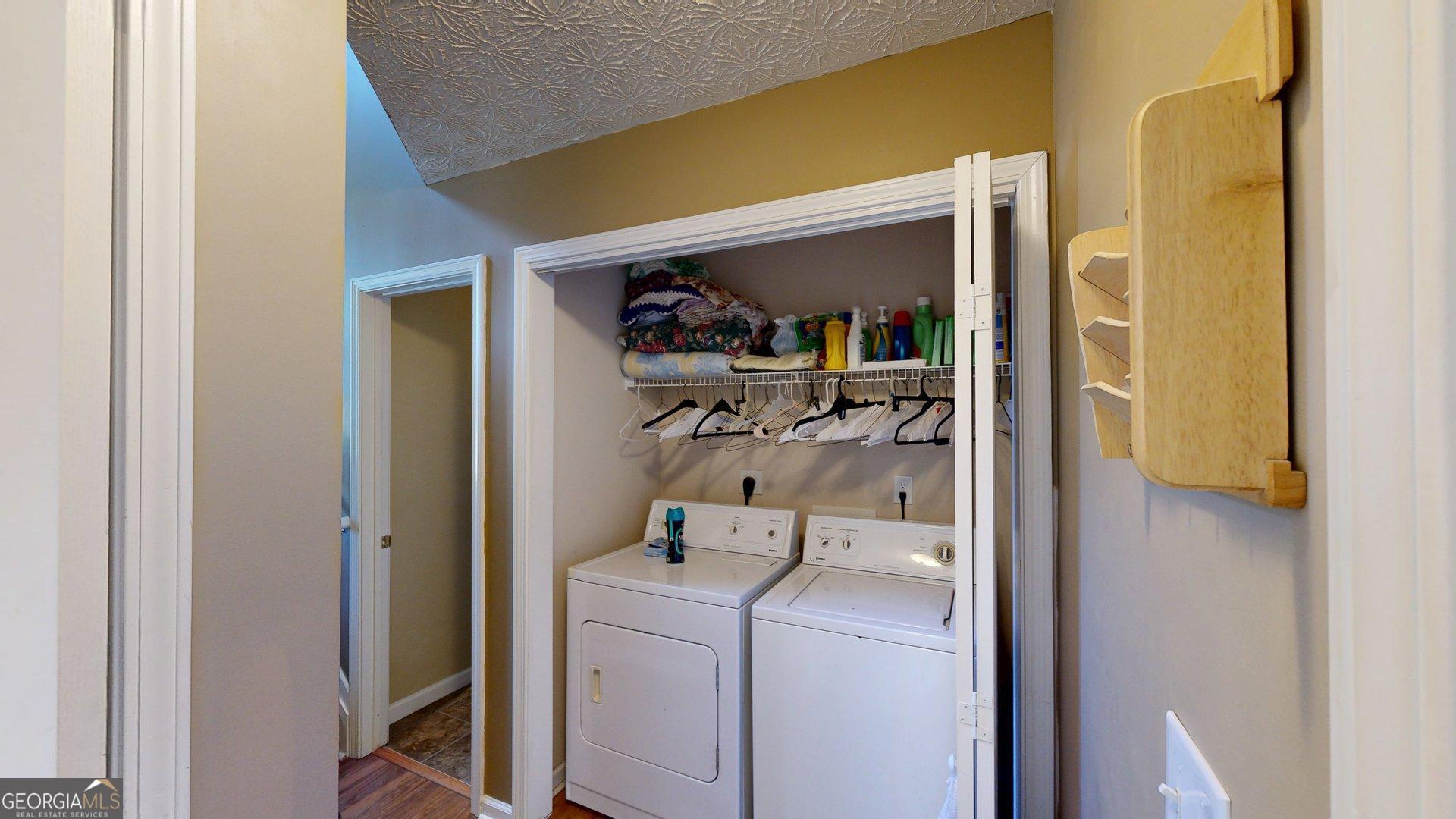 100 Hawthorn Drive Property Photo 37