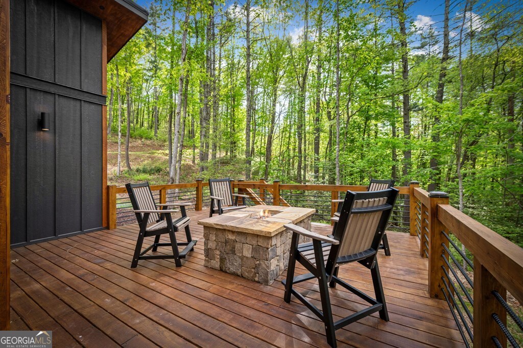 42 Rolling Rapids Property Photo 8