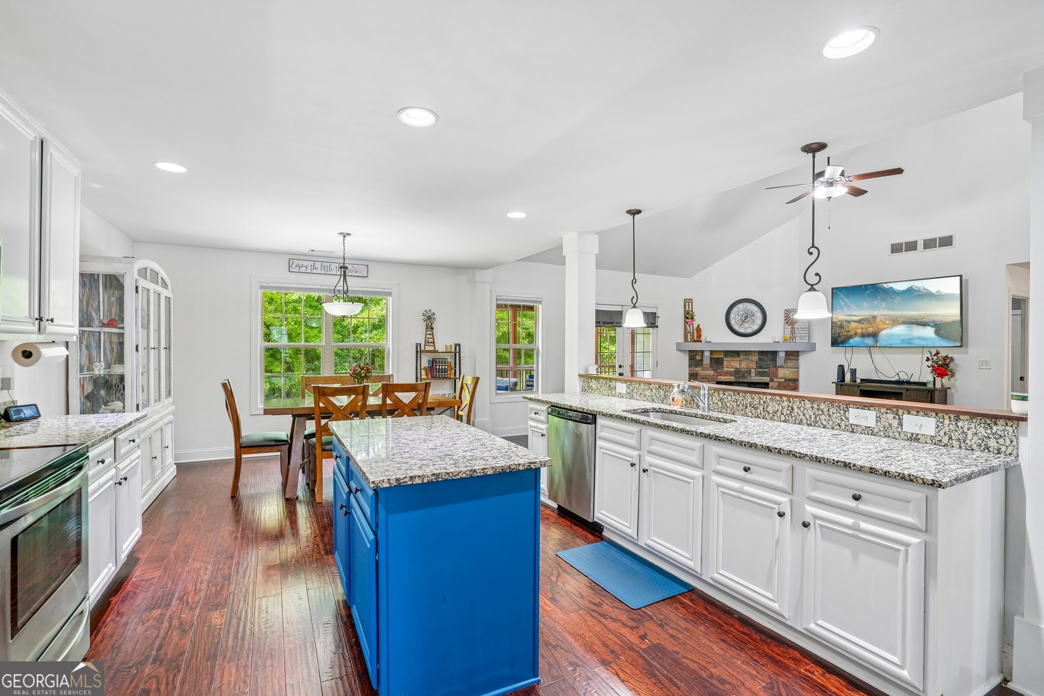 103 Fieldstone Circle Property Photo 12