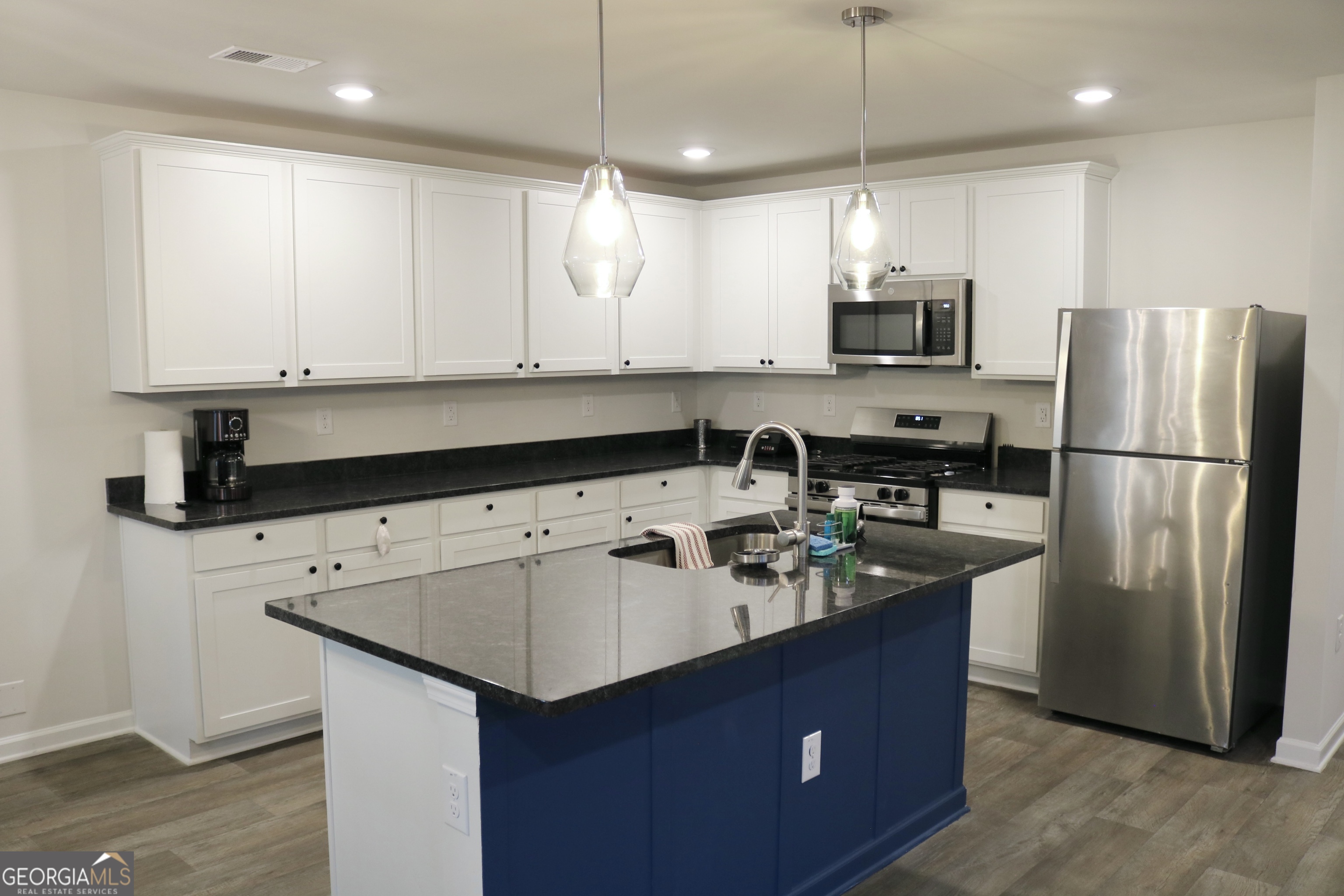 204 River Meadow Drive Property Photo 8