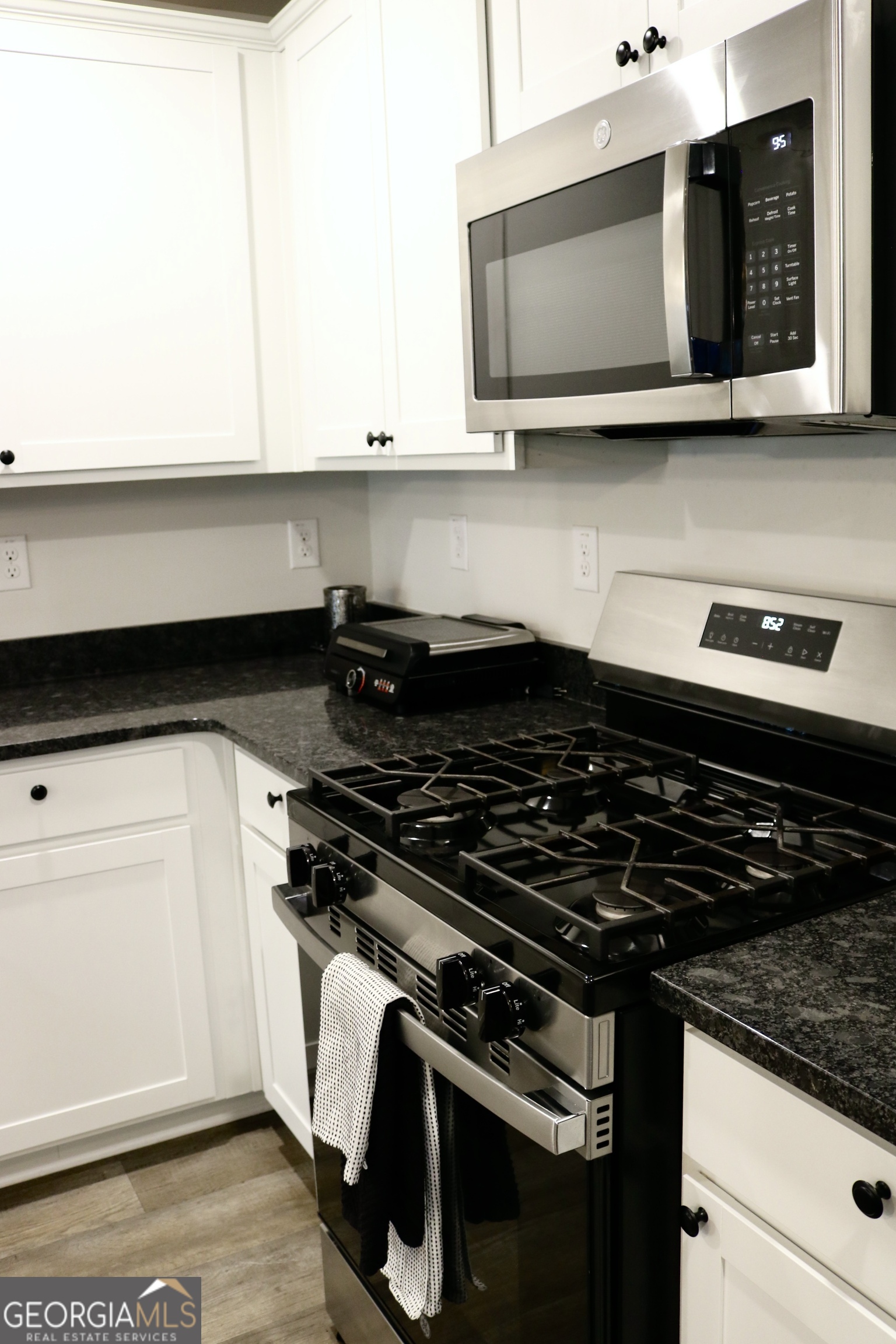 204 River Meadow Drive Property Photo 9