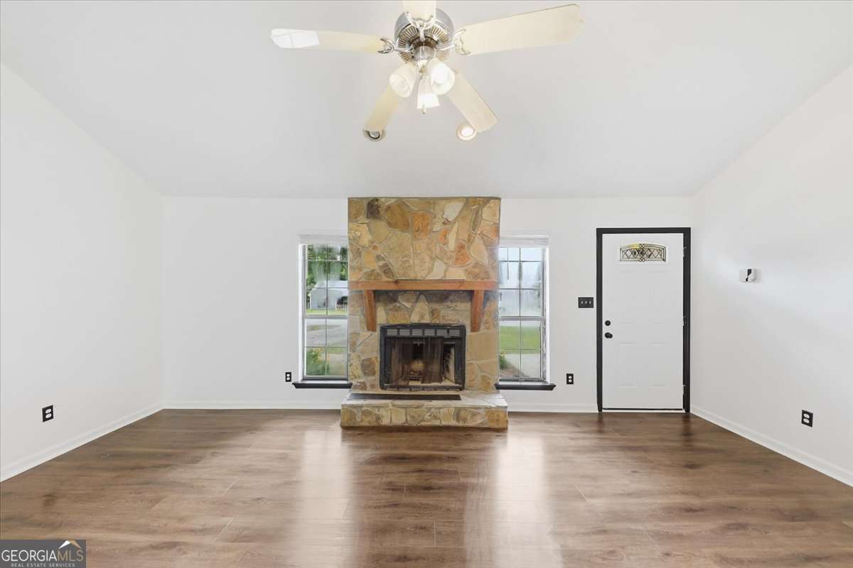 608 Crestmont Court Property Photo 2