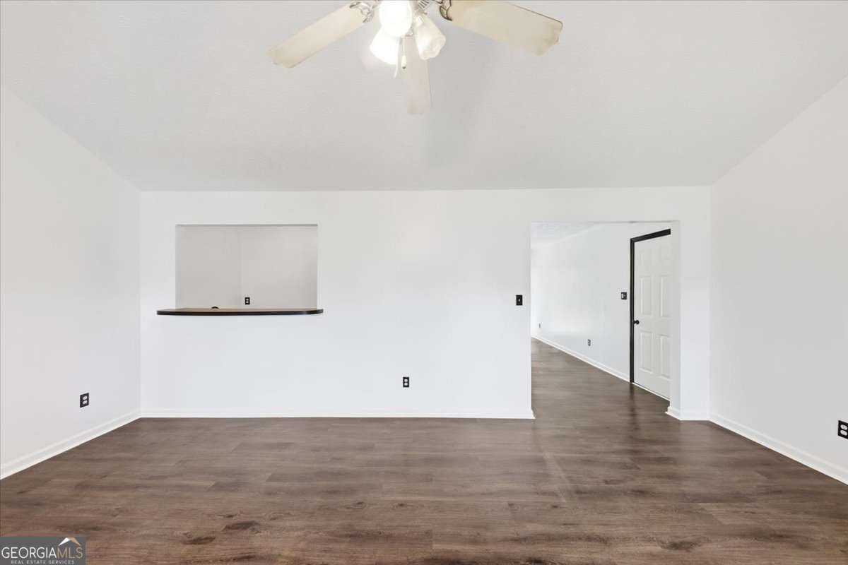 608 Crestmont Court Property Photo 3