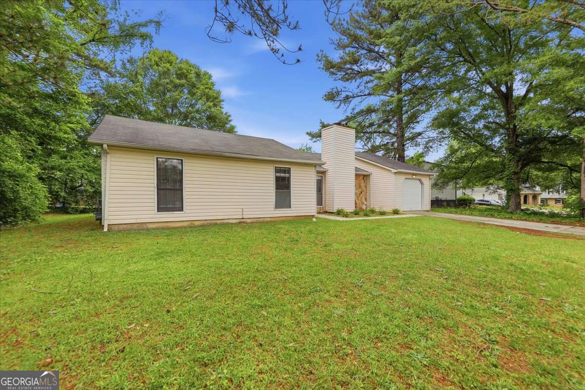 608 Crestmont Court Property Photo 8