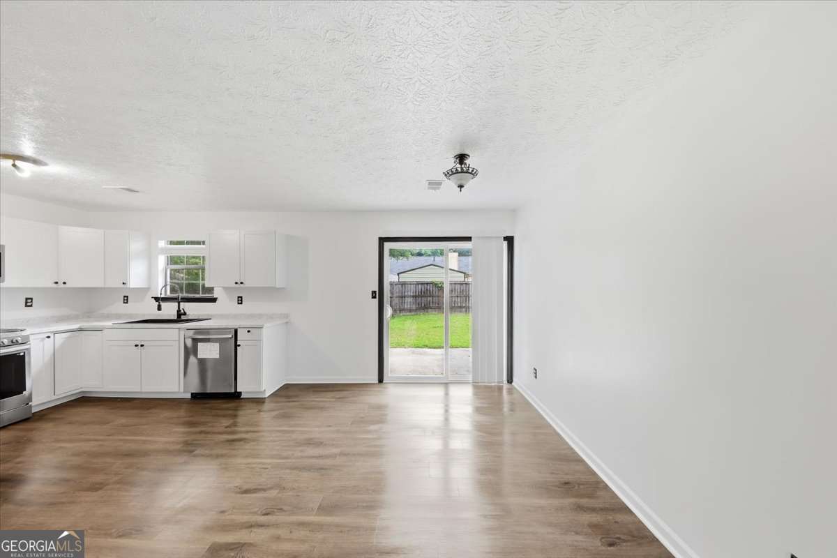 608 Crestmont Court Property Photo 11