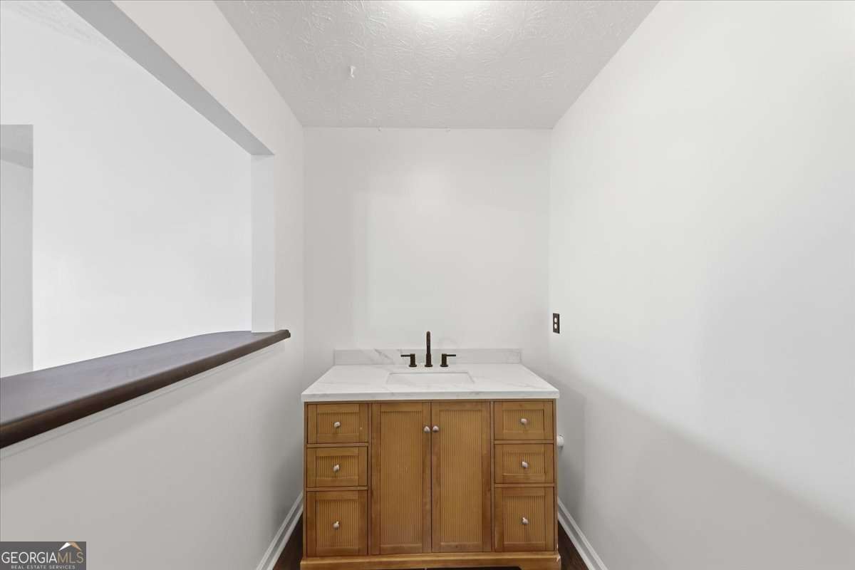 608 Crestmont Court Property Photo 15