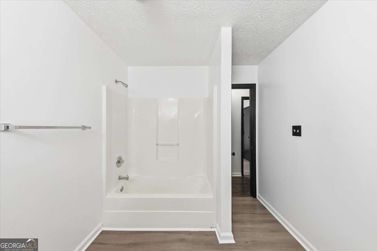 608 Crestmont Court Property Photo 17