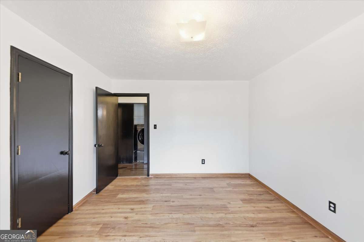 608 Crestmont Court Property Photo 19
