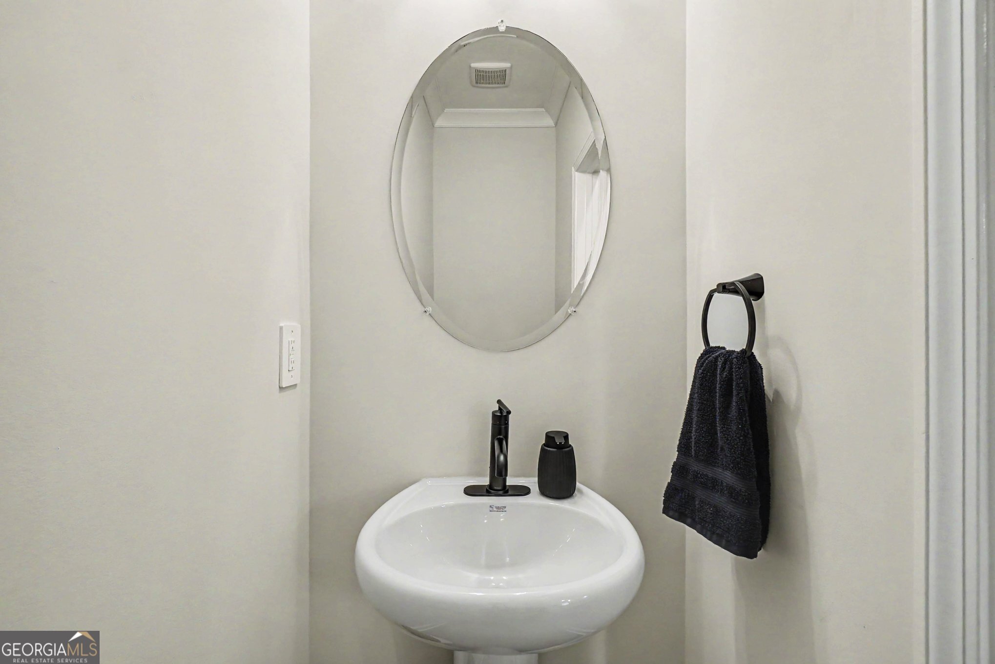 1608 Ruskin Way Nw Property Photo 20