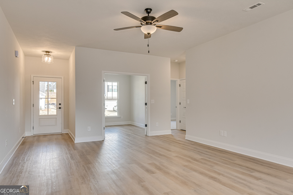 204 Palmetto Loop Property Photo 8