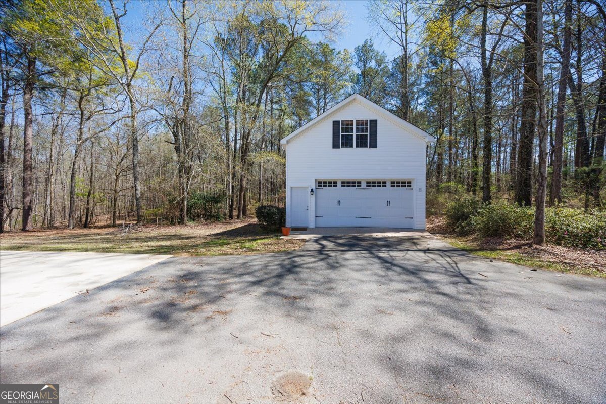 5445 Wesleyan Drive N Property Photo 4