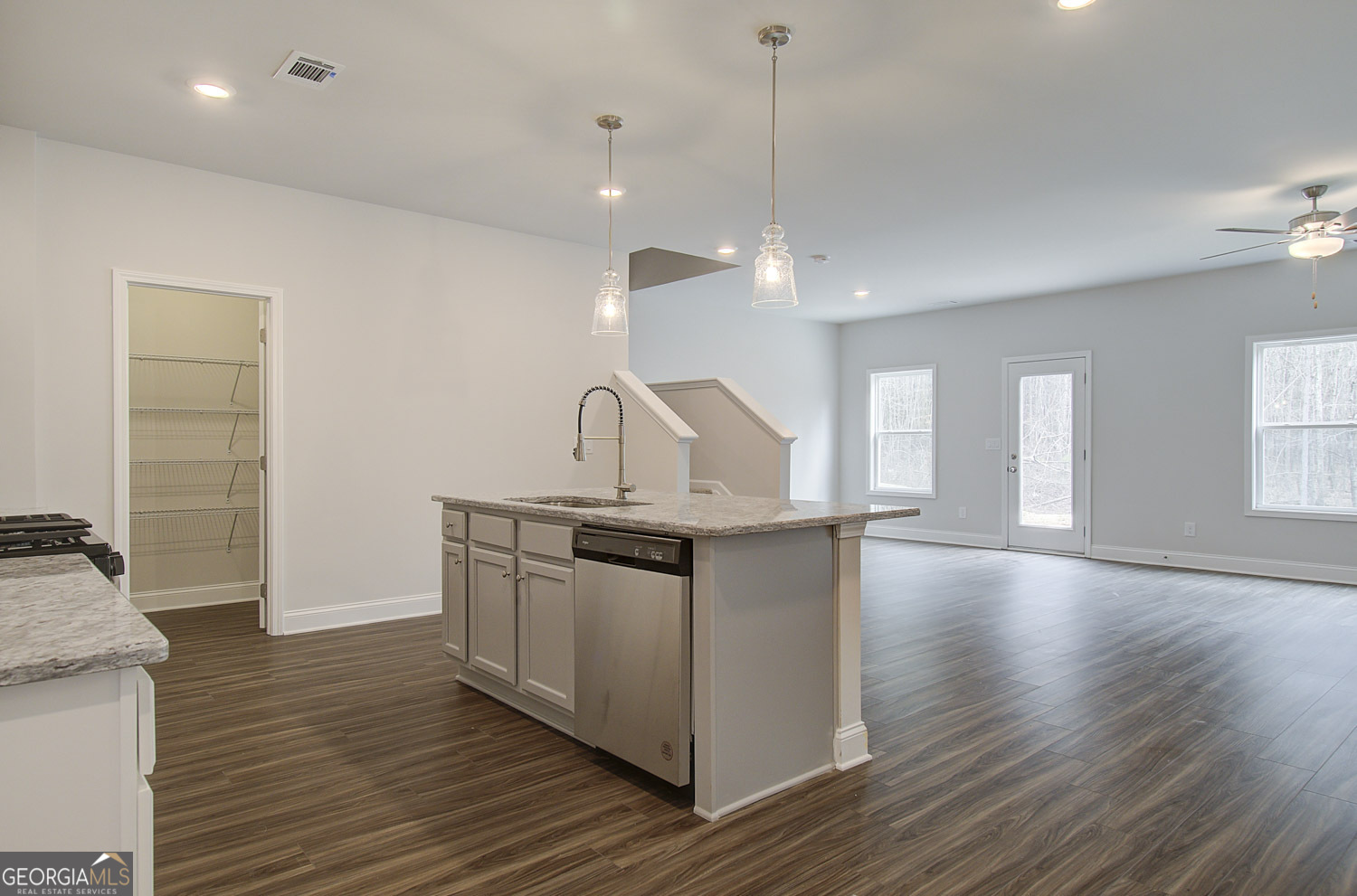 95 Avian Way Property Photo 6