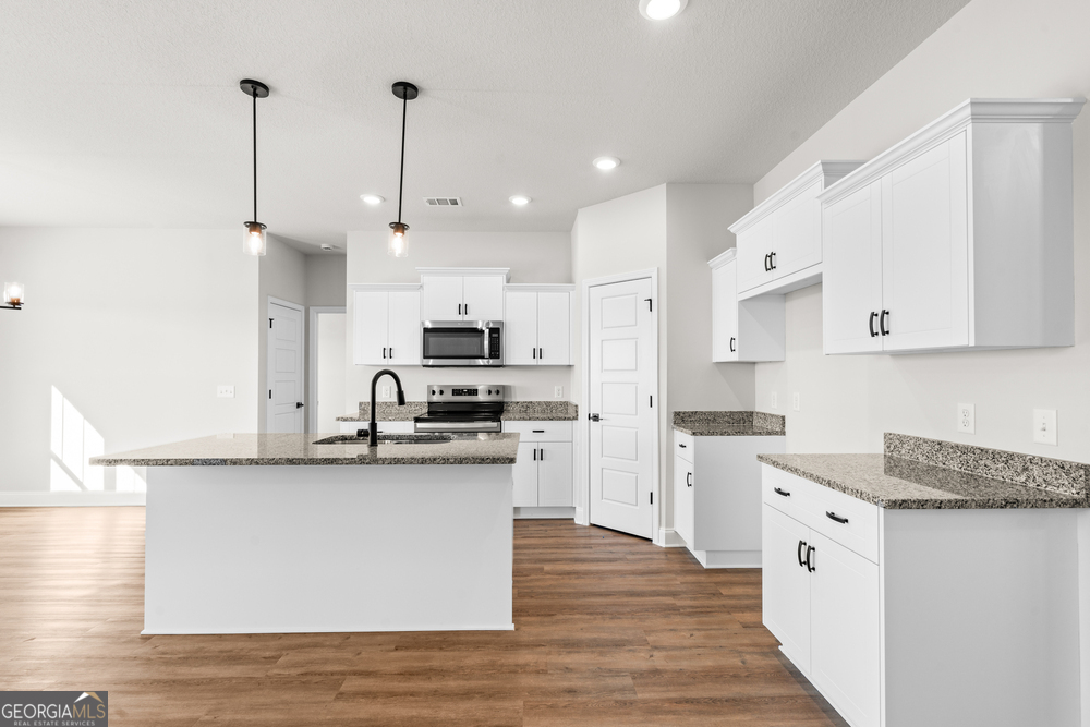 208 Palmetto Loop Property Photo 3
