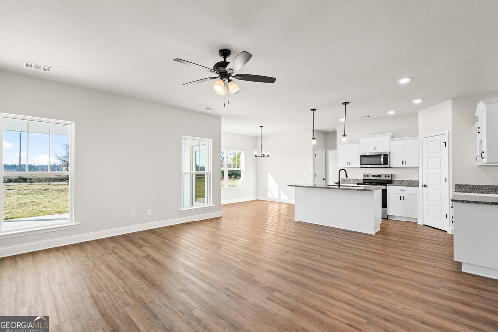 208 Palmetto Loop Property Photo 5