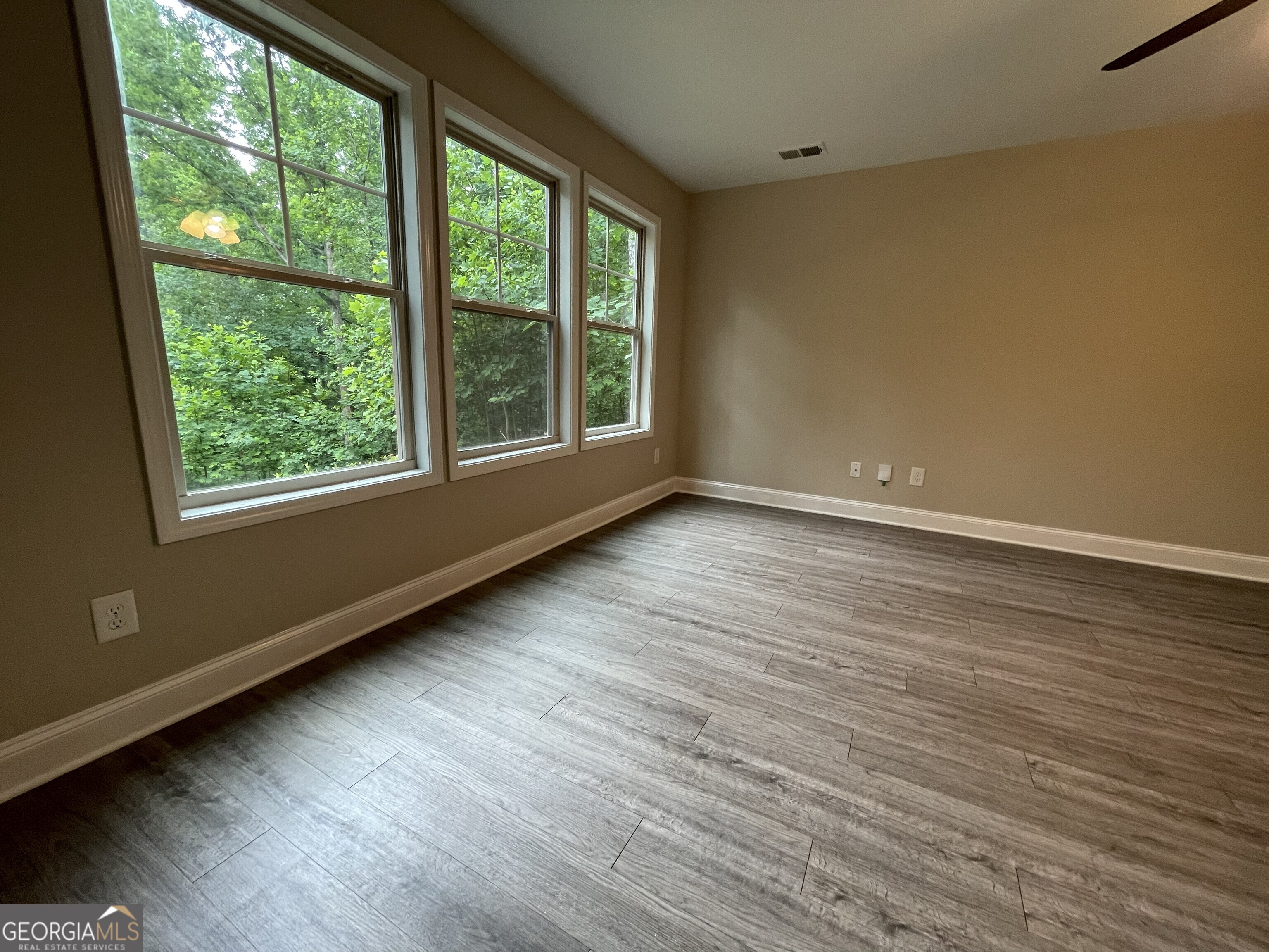 5350 Tomahawk Terrace Property Photo 5