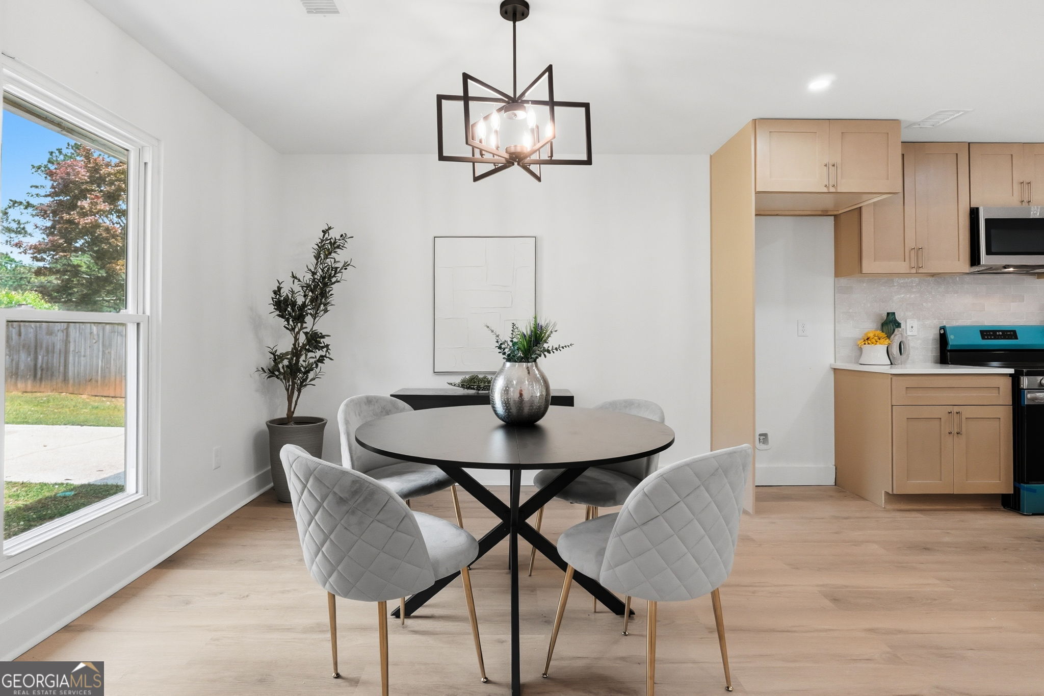 1808 Singer Way Property Photo 7