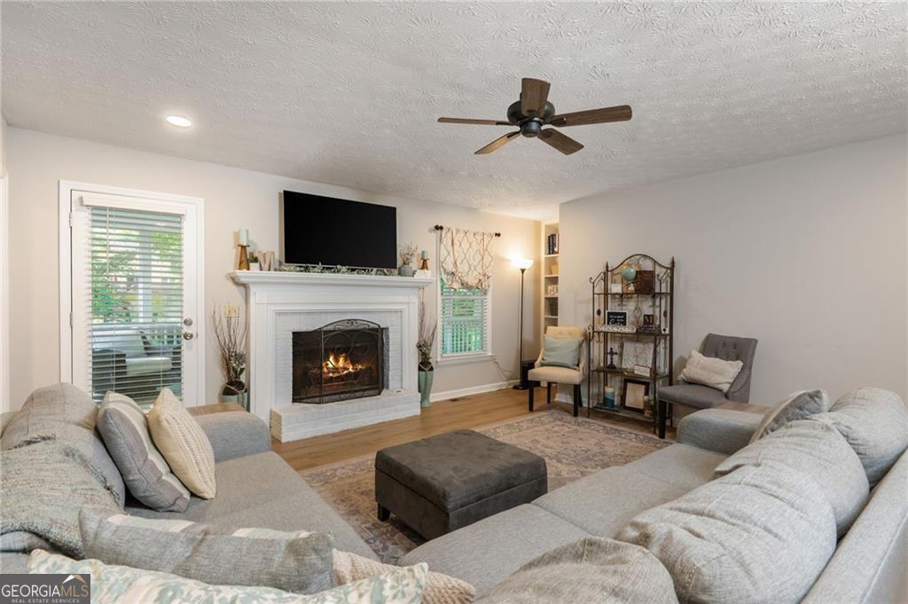 6011 Crabapple Way Property Photo 8