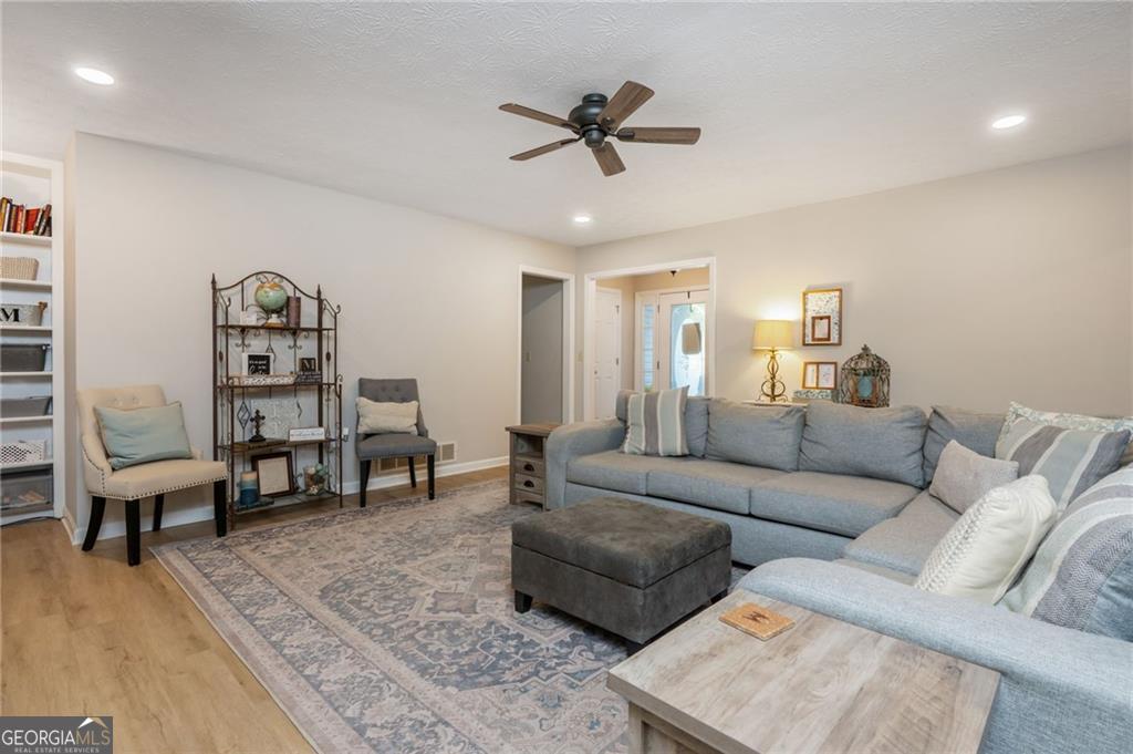 6011 Crabapple Way Property Photo 13