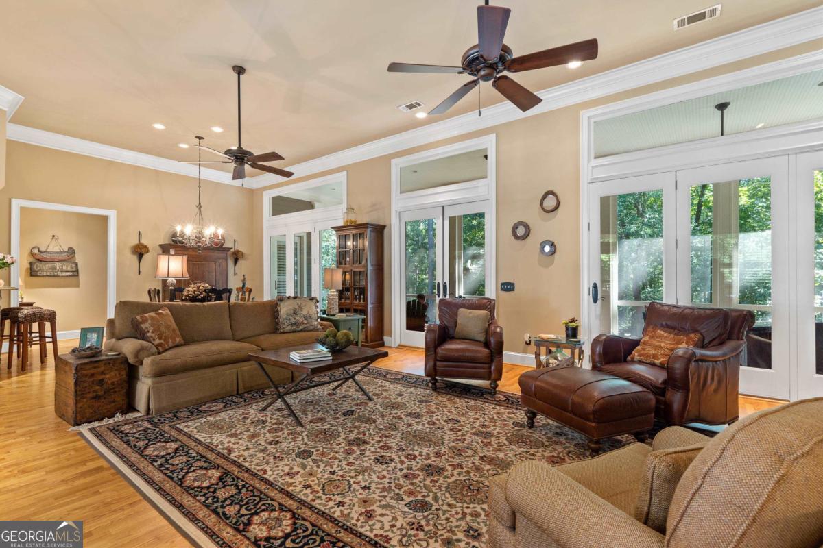 1071 Eaglewood Way Property Photo 10