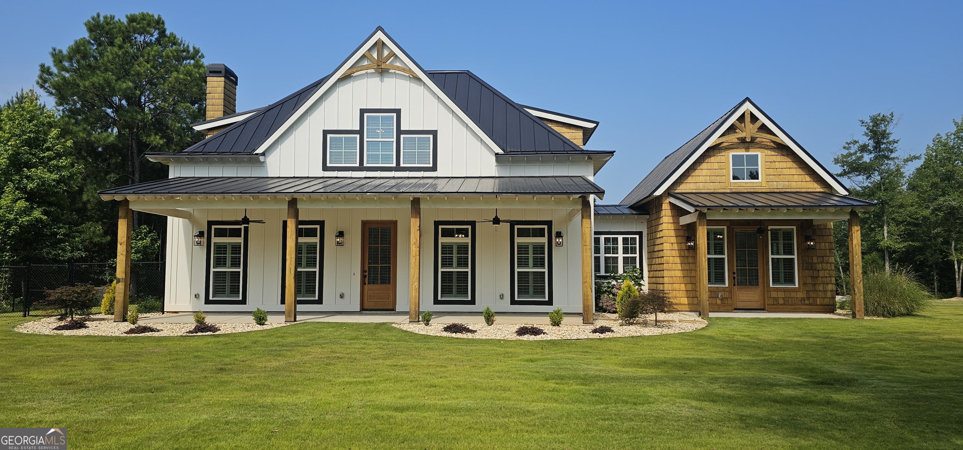 654 Property Photo 1