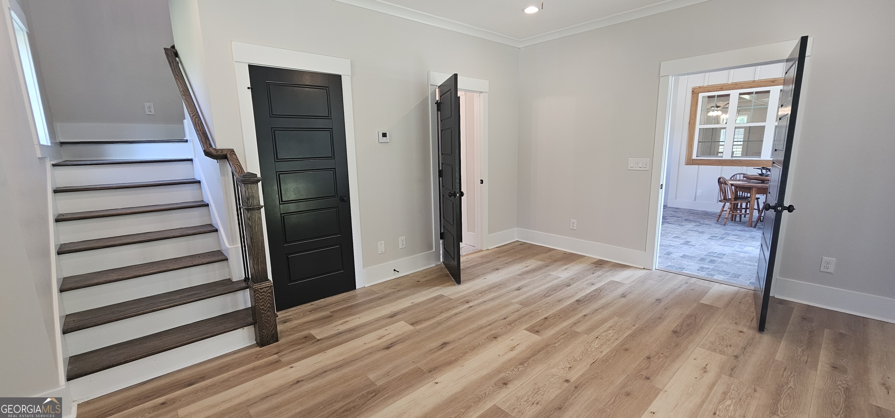 654 Property Photo 2