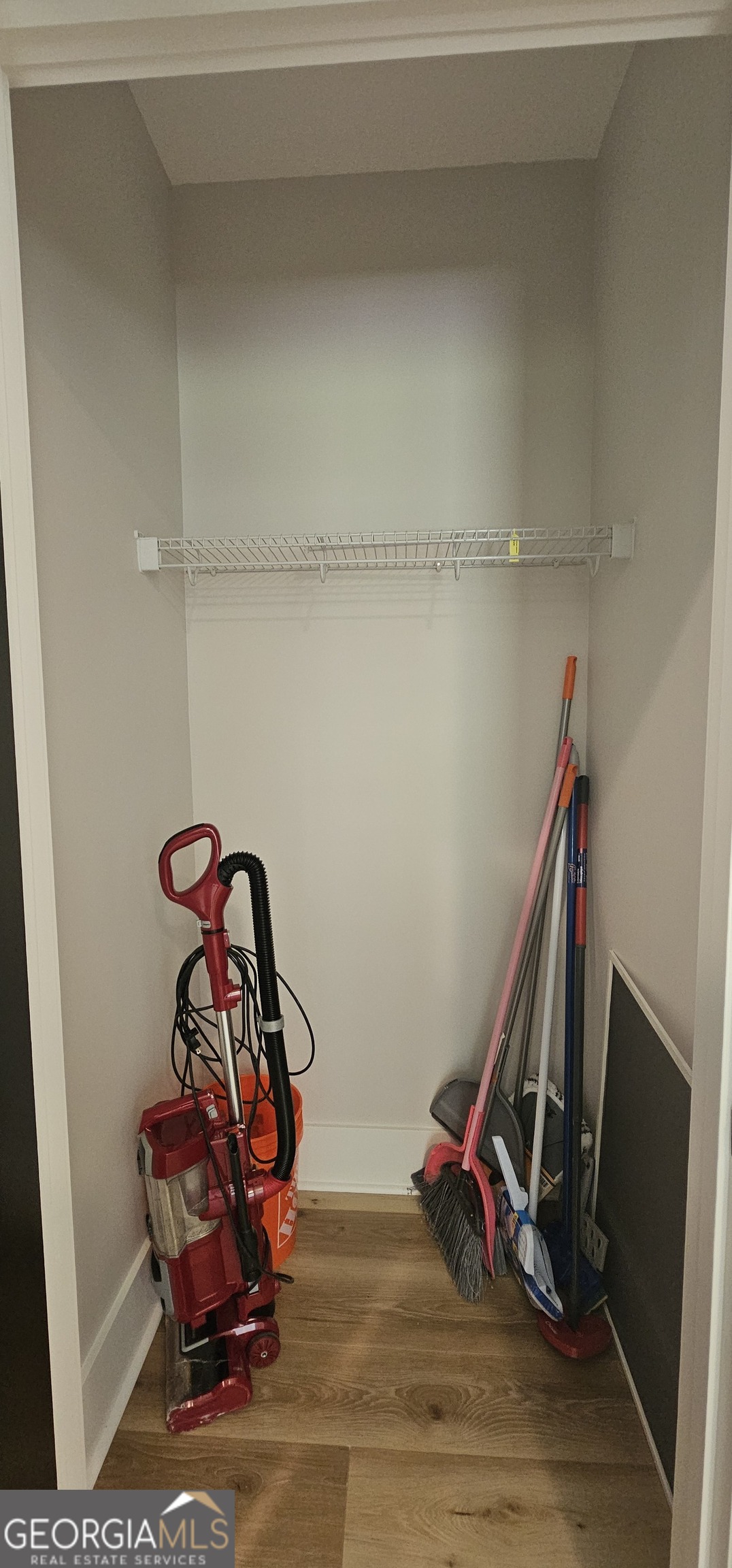 654 Property Photo 5