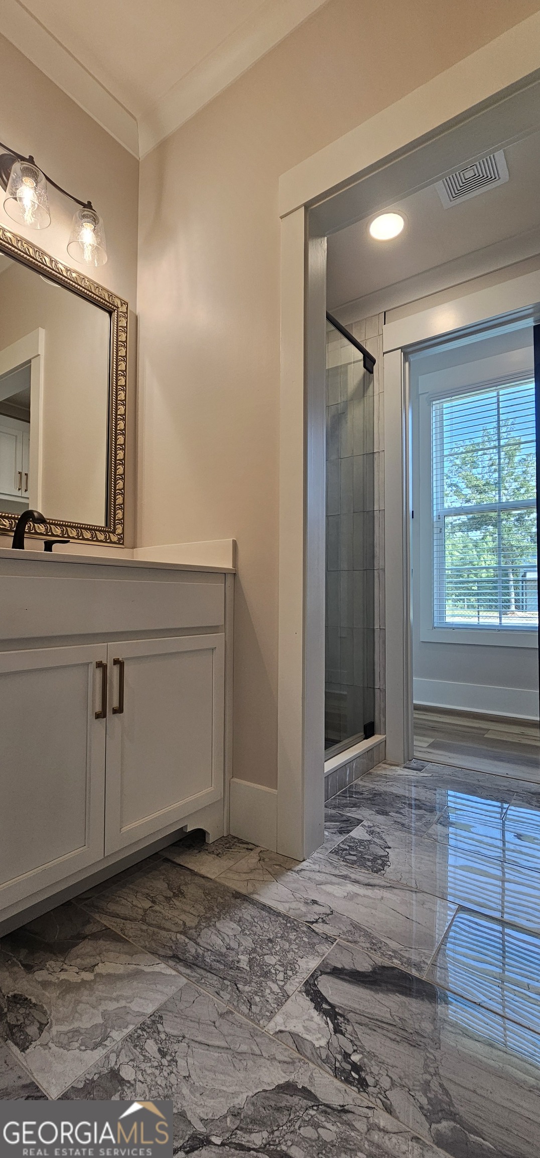 654 Property Photo 8
