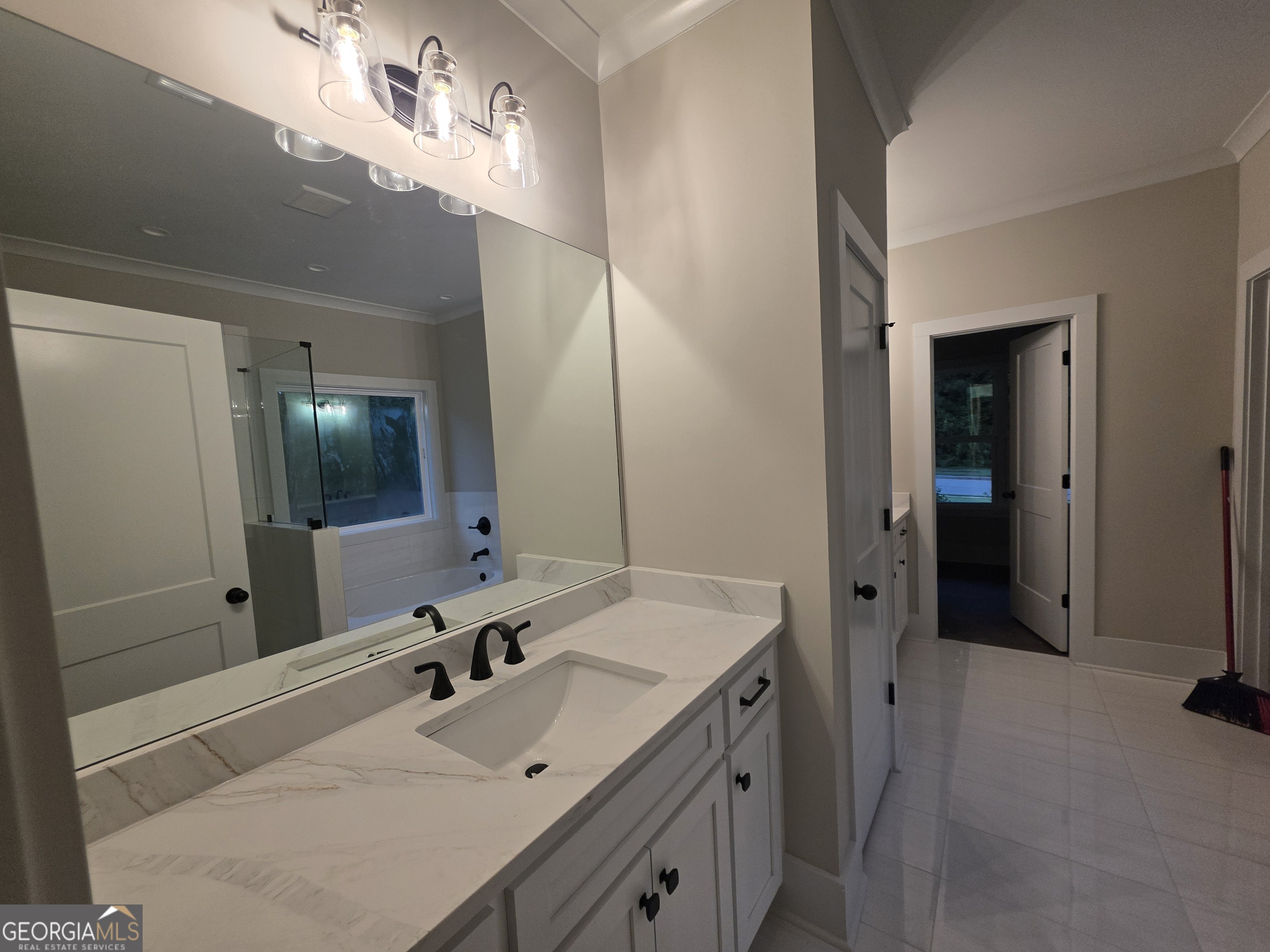 19 Louie Lane # 33 Property Photo 10