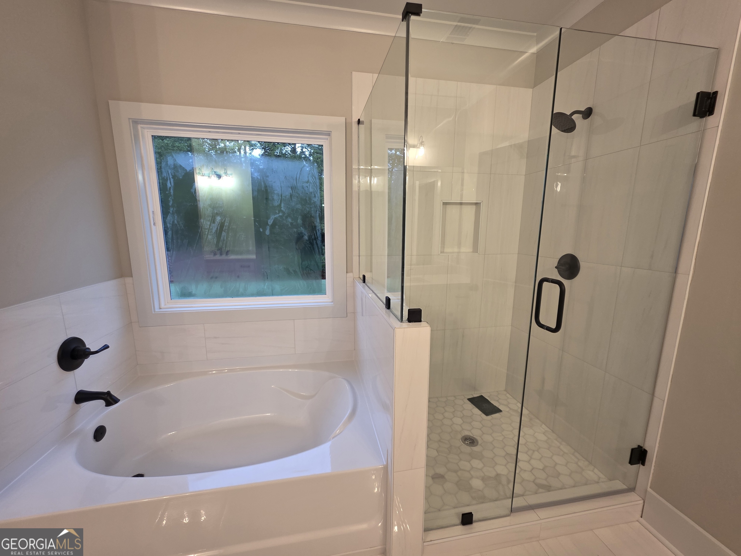 19 Louie Lane # 33 Property Photo 11