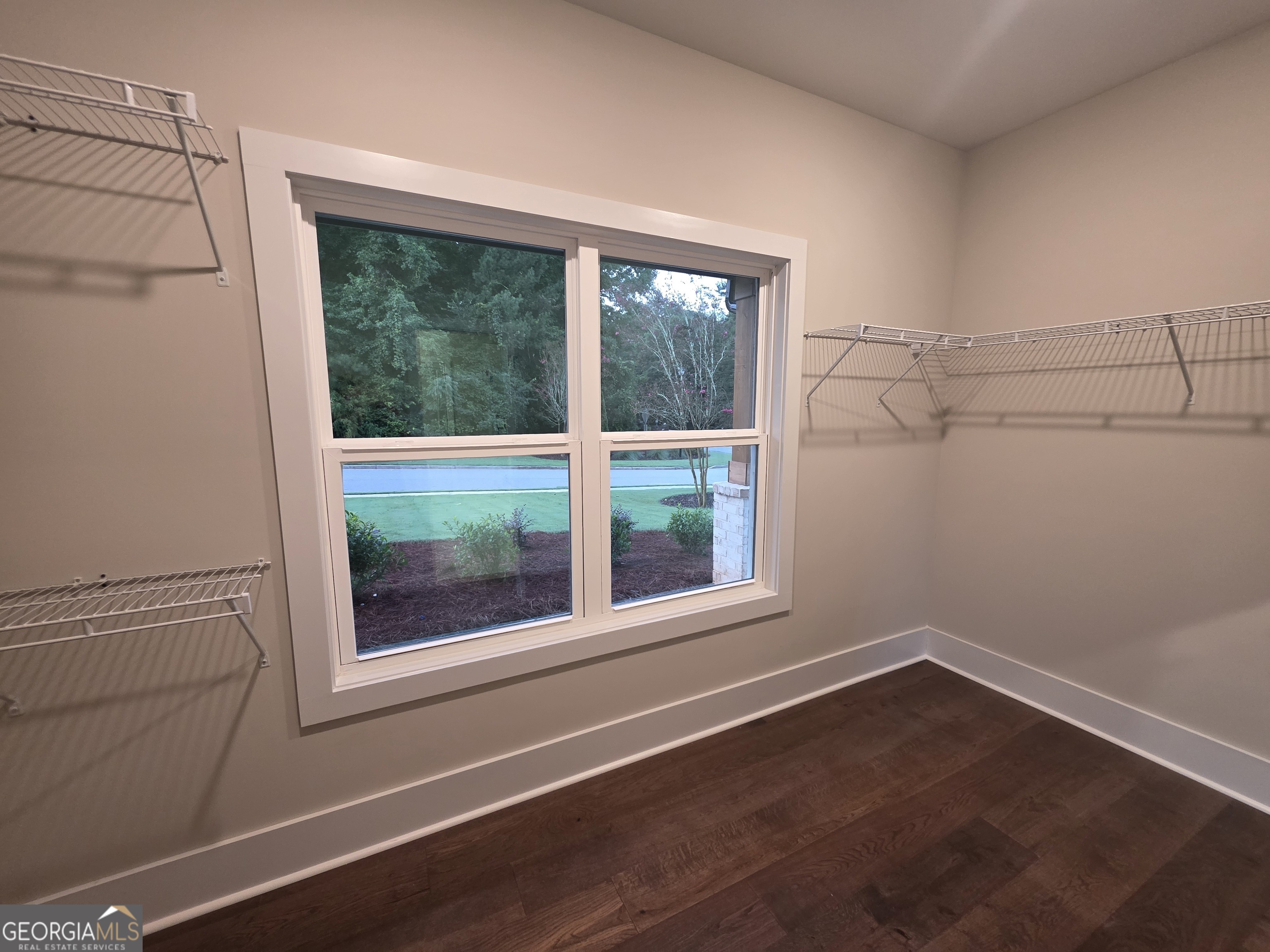19 Louie Lane # 33 Property Photo 13