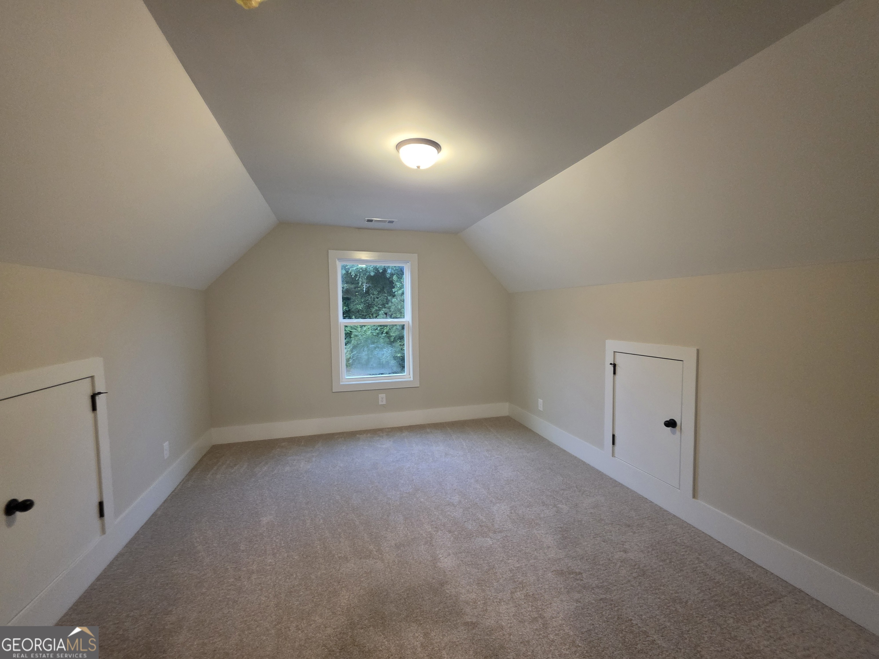 19 Louie Lane # 33 Property Photo 17