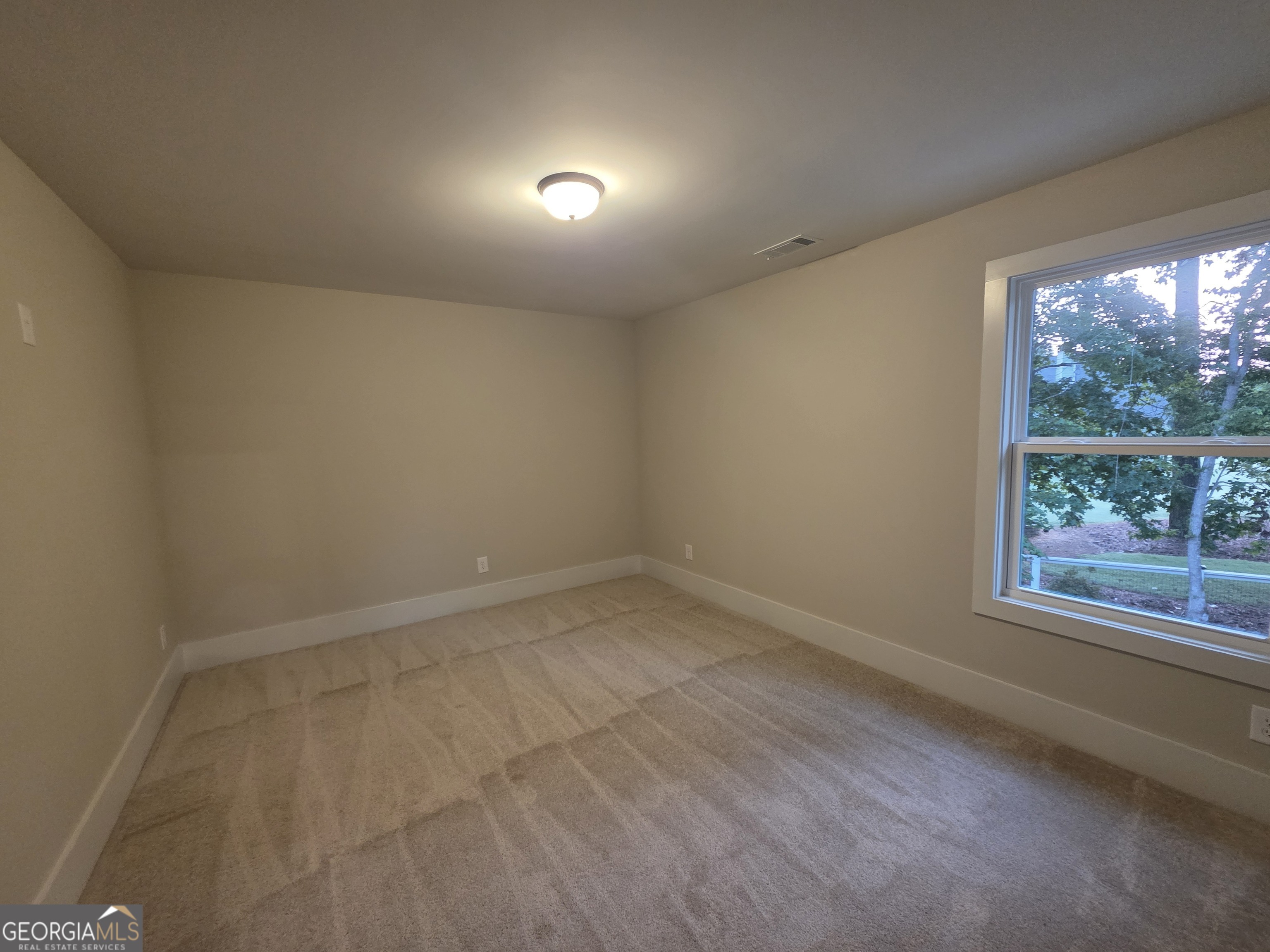 19 Louie Lane # 33 Property Photo 22