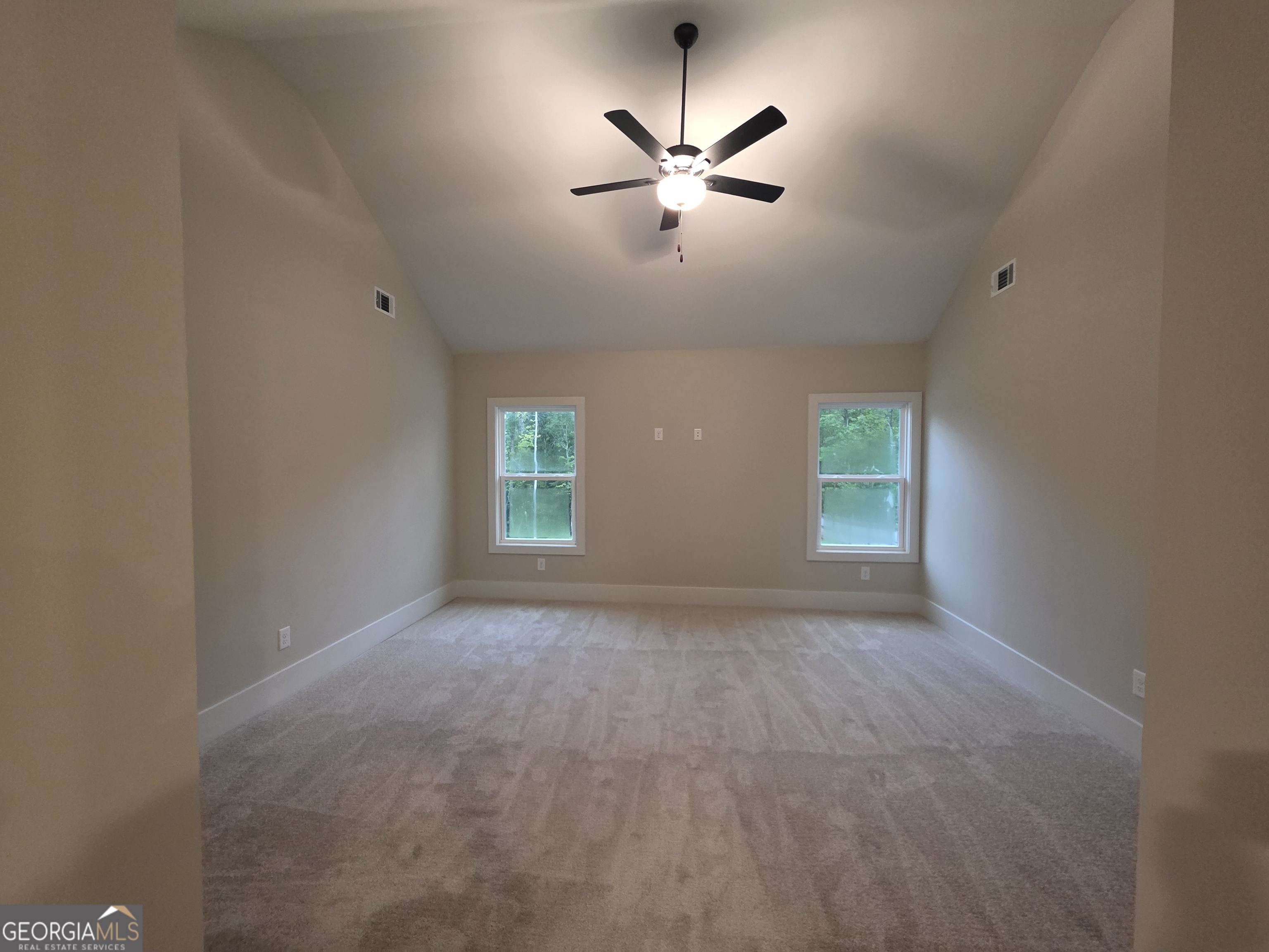 19 Louie Lane # 33 Property Photo 23