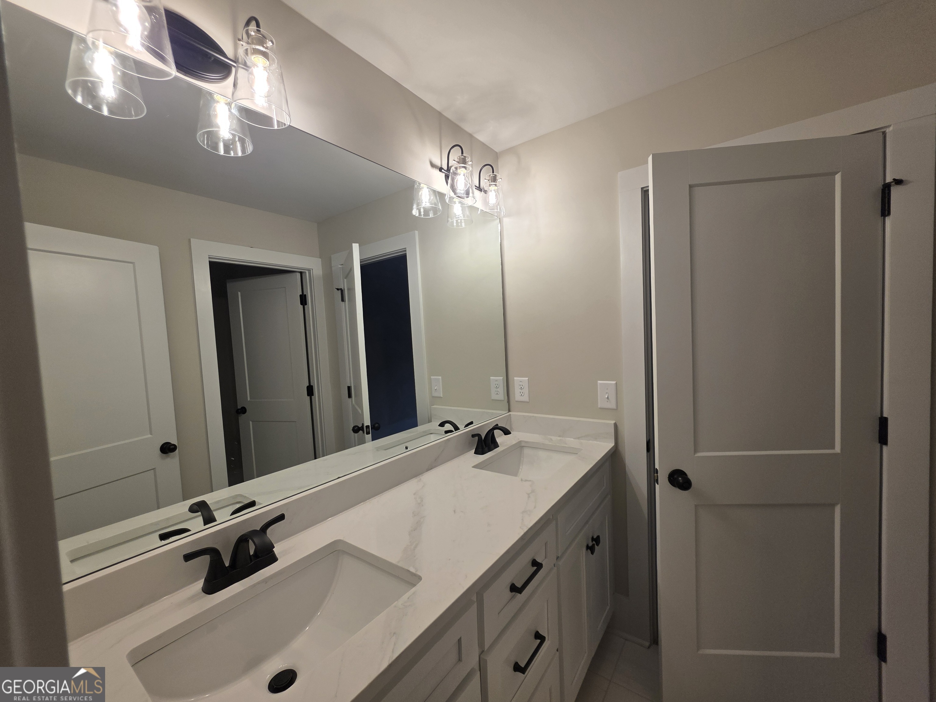 19 Louie Lane # 33 Property Photo 25
