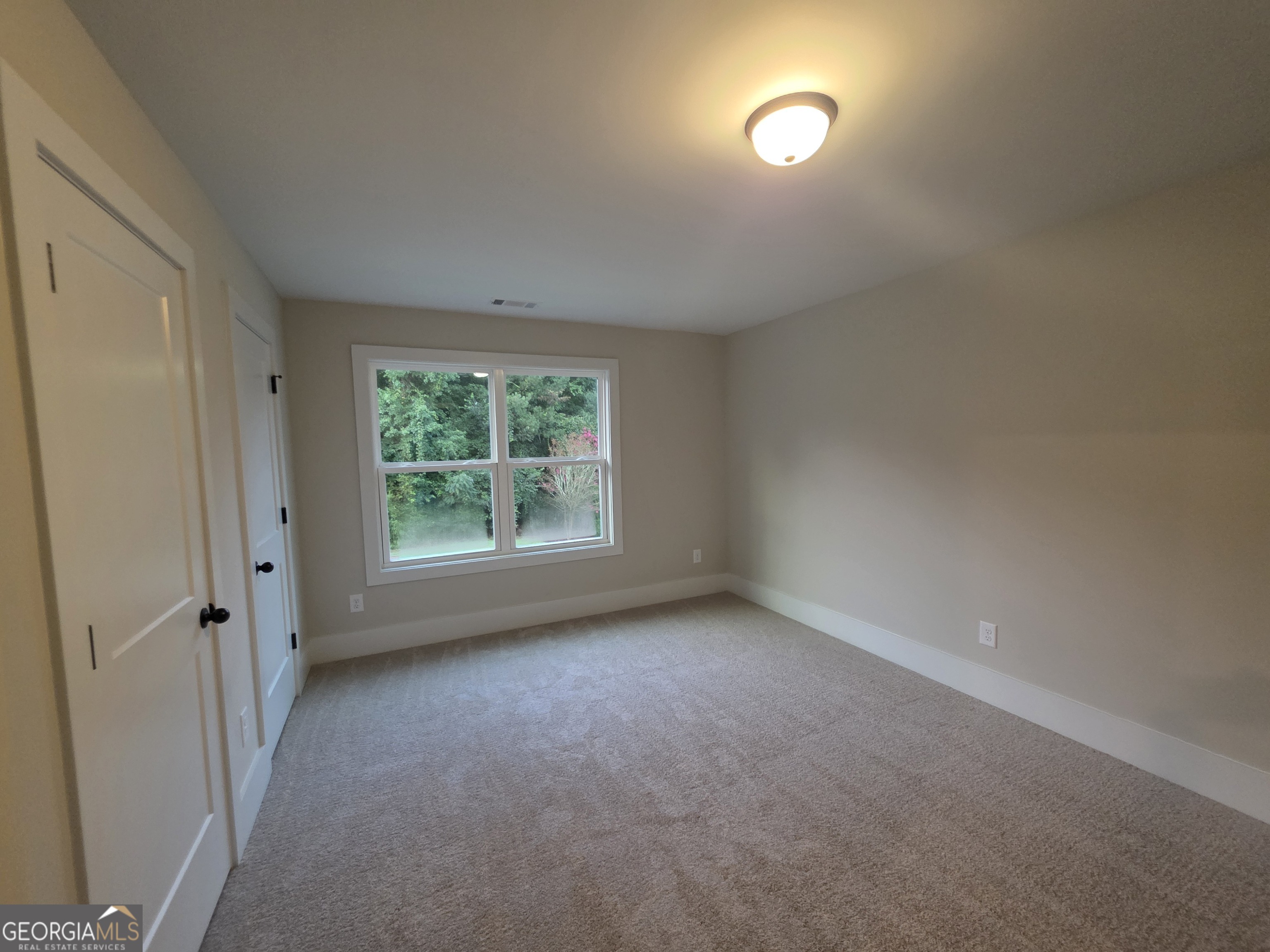 19 Louie Lane # 33 Property Photo 27