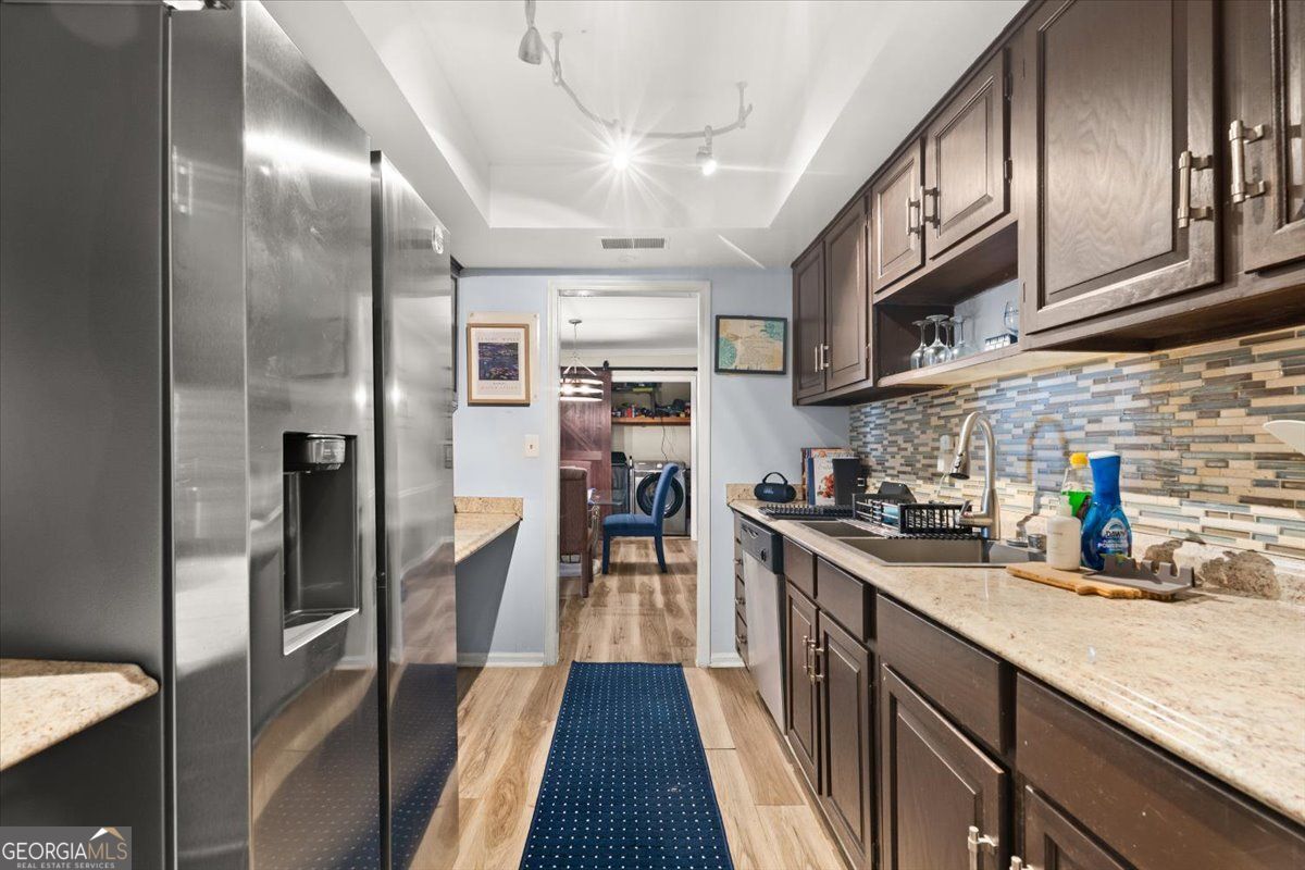 6851 Roswell Road # M5 Property Photo 11