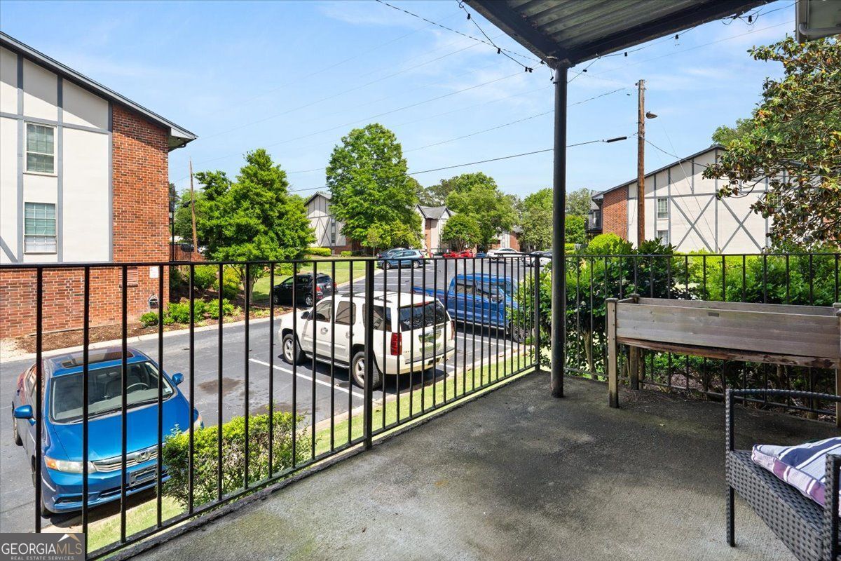 6851 Roswell Road # M5 Property Photo 24