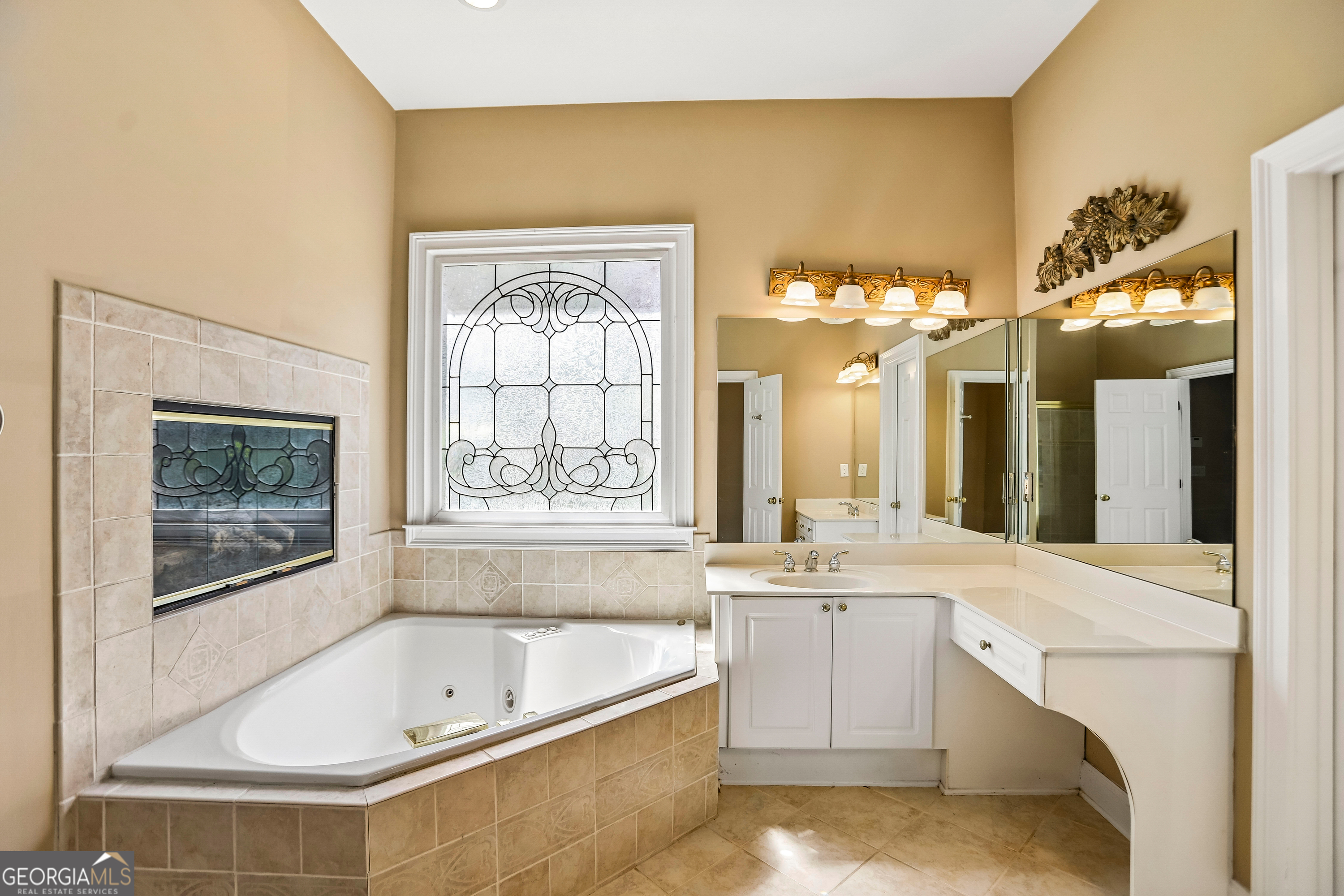 3054 Montclair Circle Se Property Photo 6