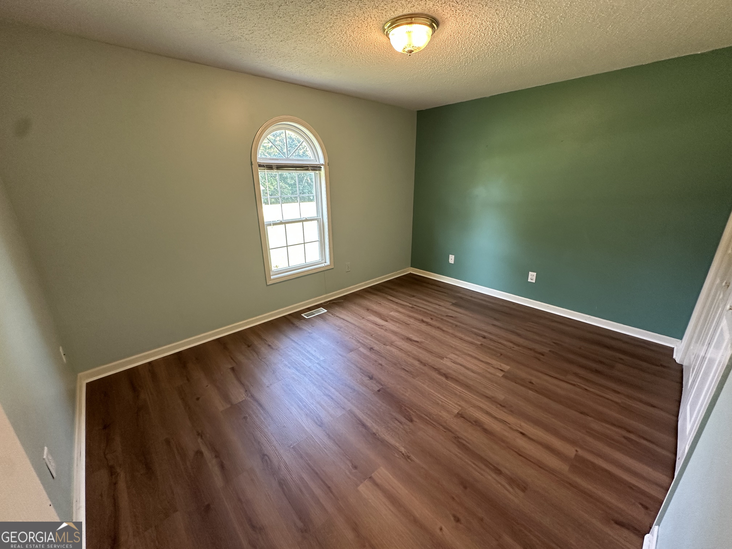 384 Sam Brown Boulevard Property Photo 8