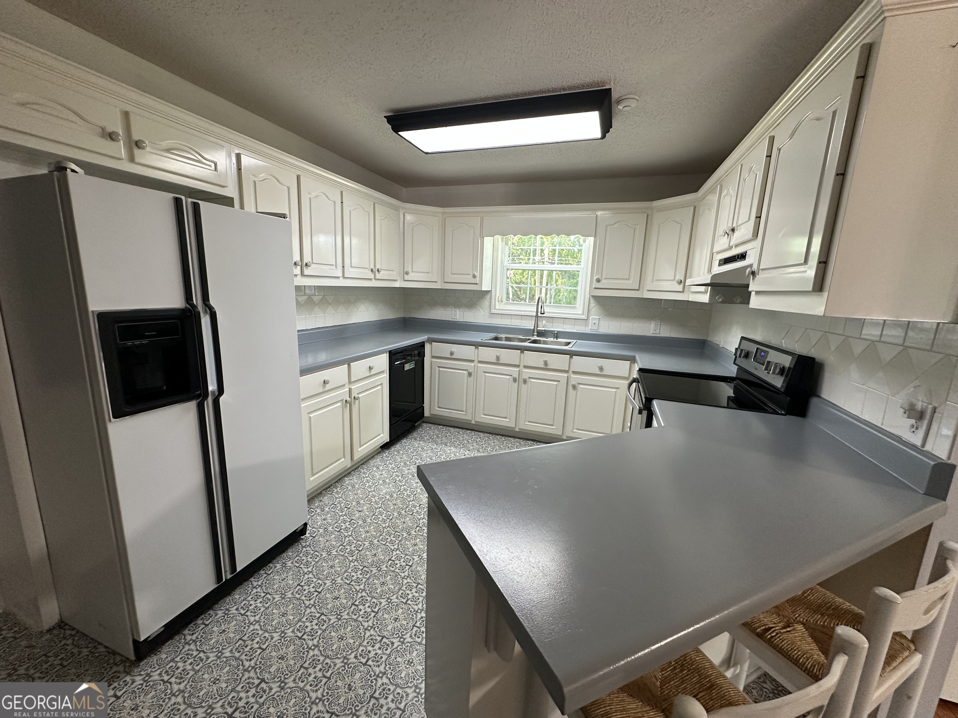 384 Sam Brown Boulevard Property Photo 11