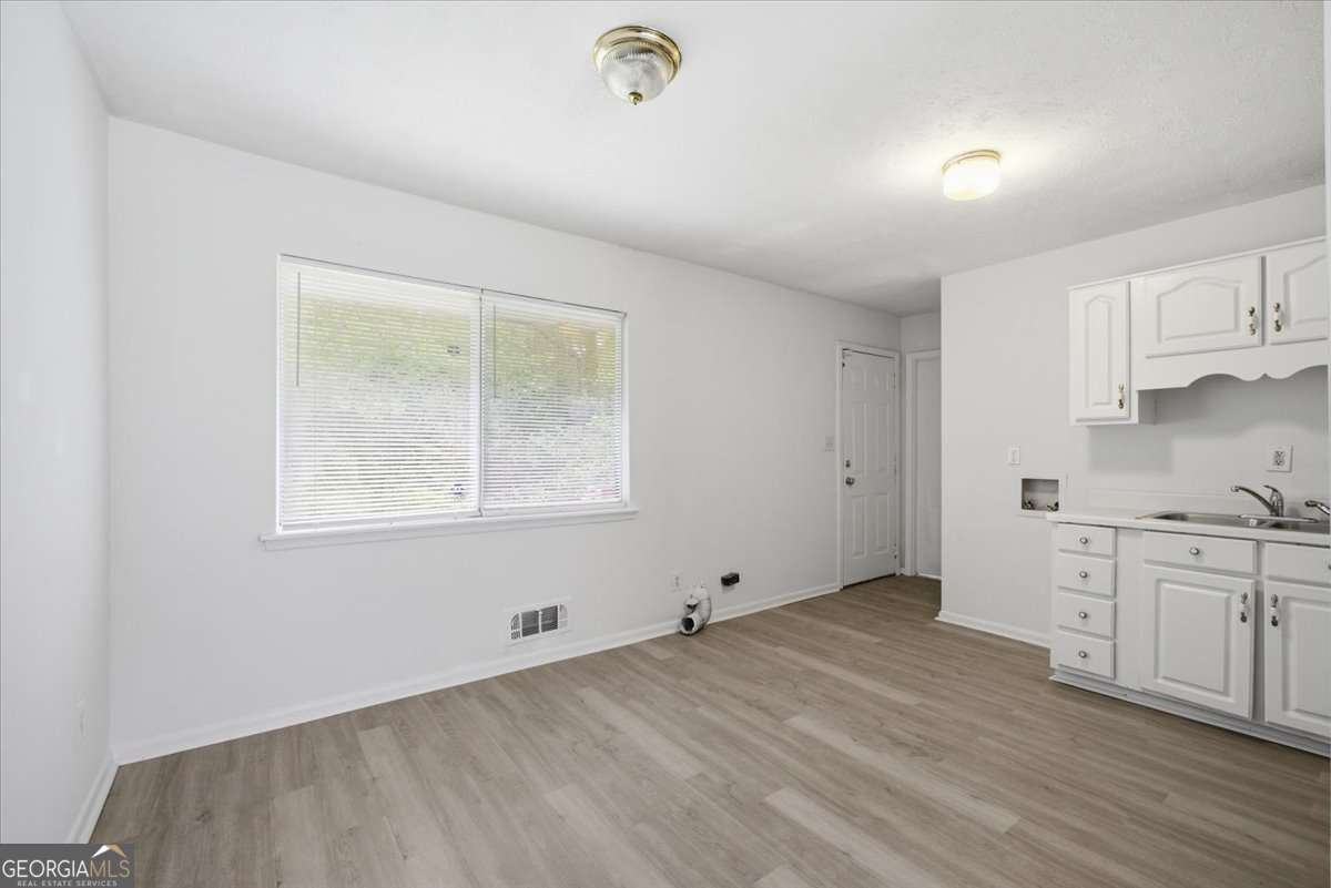 1947 Grange Drive Se Property Photo 5