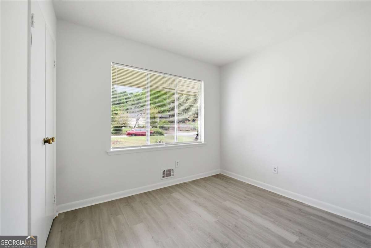 1947 Grange Drive Se Property Photo 9