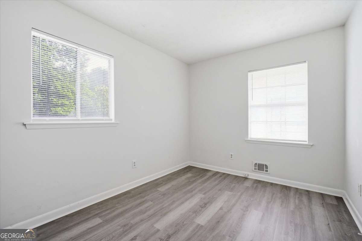 1947 Grange Drive Se Property Photo 10